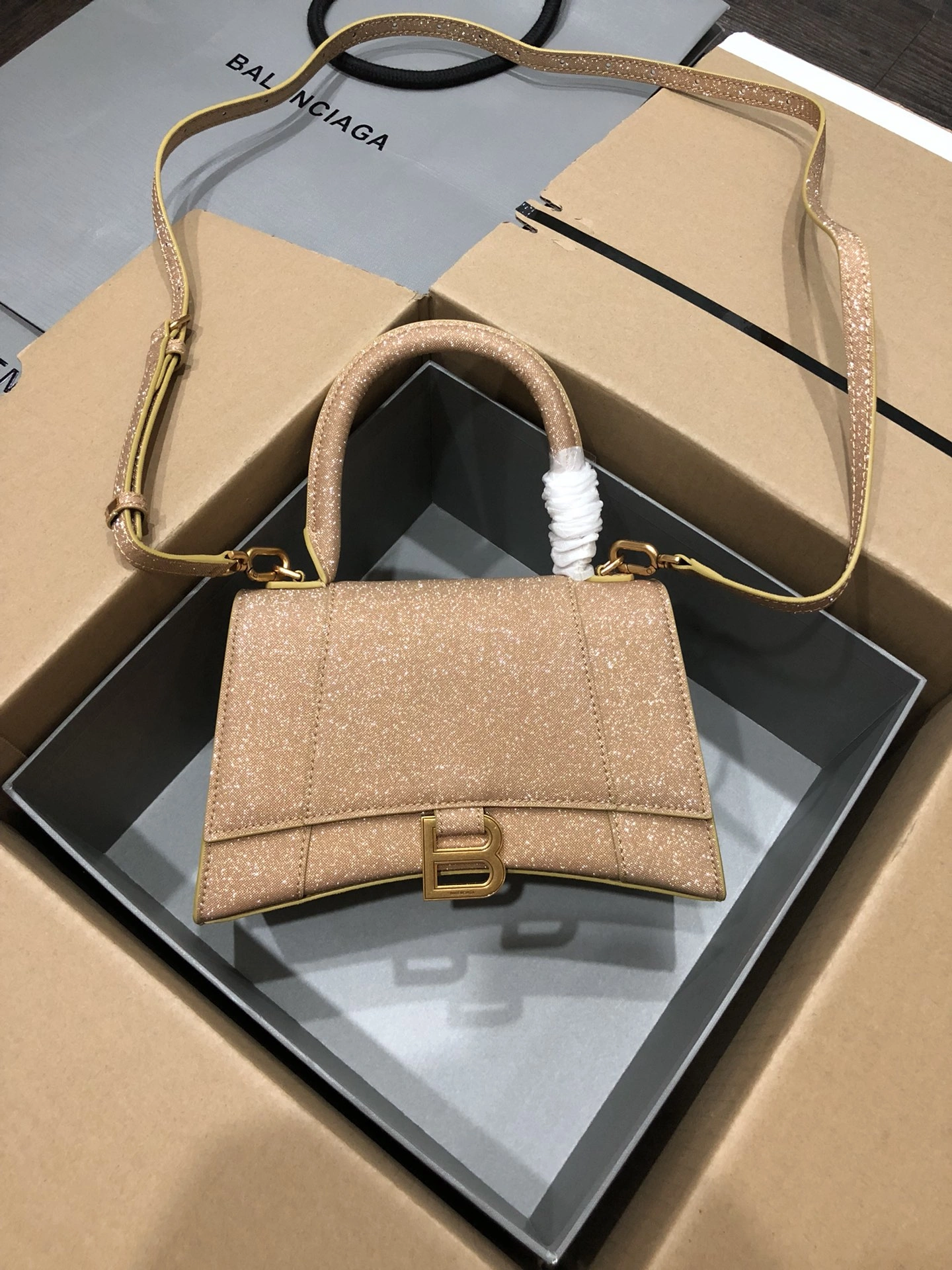 Functional B*alenciaga Crossbody bag Top Quality HT 20231017-106 31*20* 9054