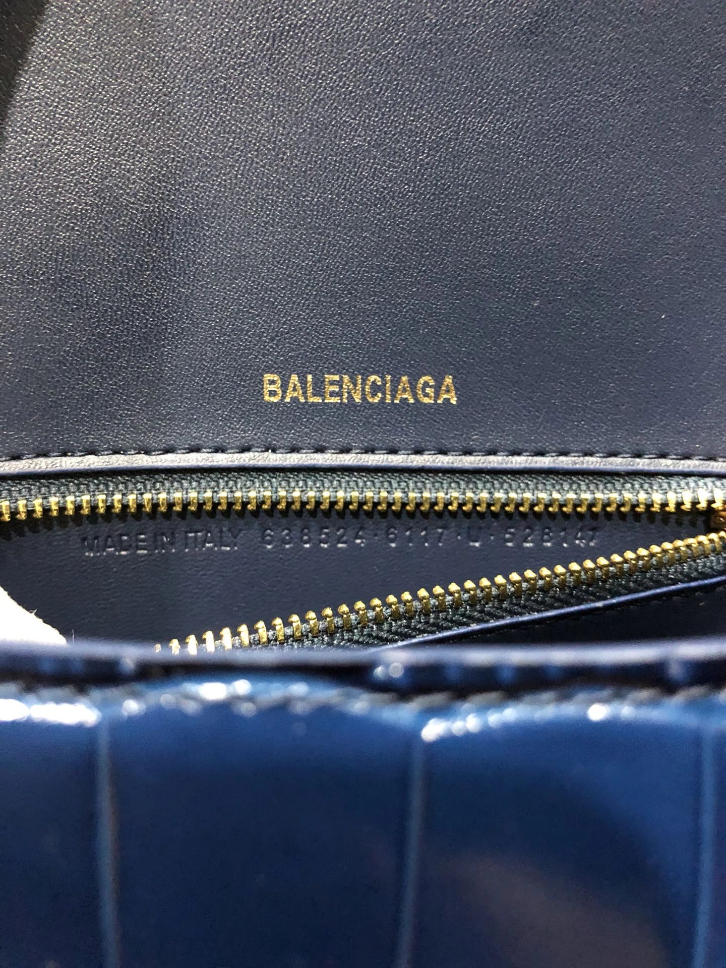 B*alenciaga Crossbody bag Top Quality HT 20231017-113 31*20* MoistureWicking 9047