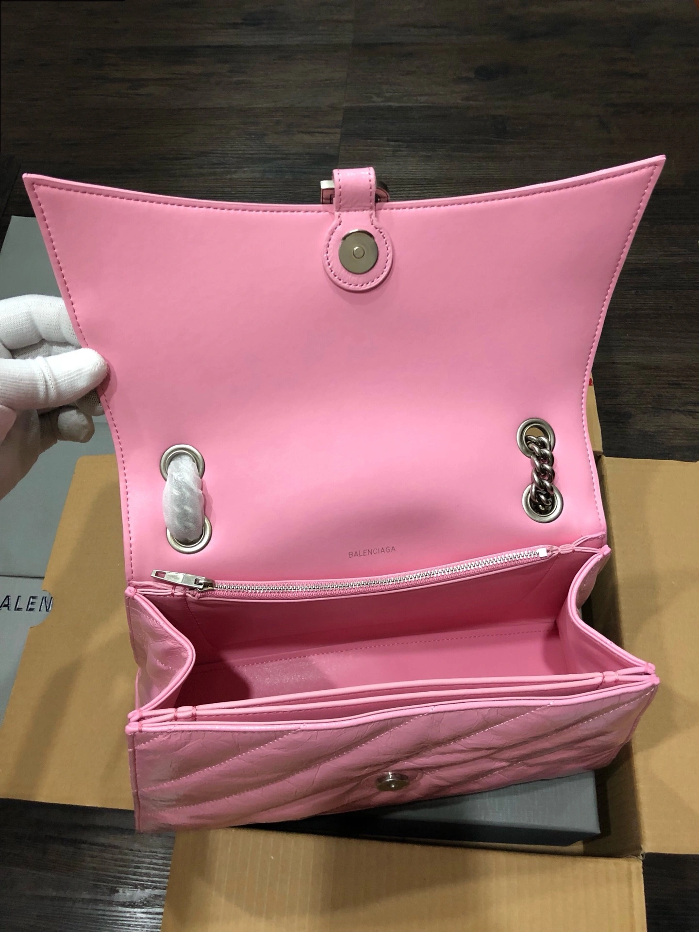 TechFriendly B*alenciaga Crossbody bag Top Quality HT 20231017-90 31*20* 9069