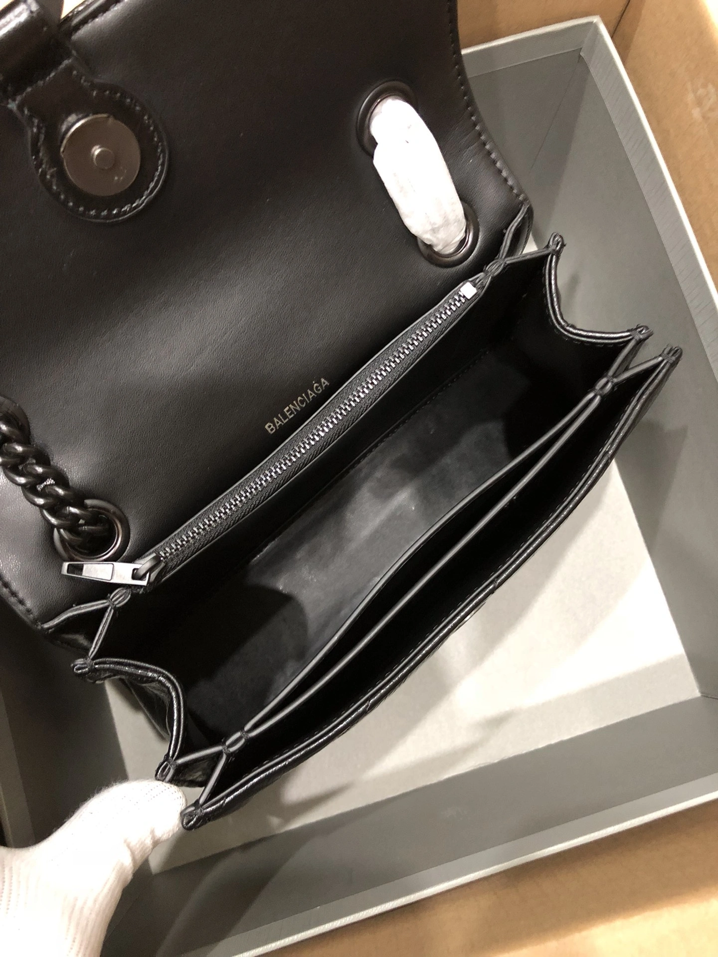 WrinkleFree B*alenciaga Crossbody bag Top Quality HT 20231017-91 25*15*9.5 cm 9068