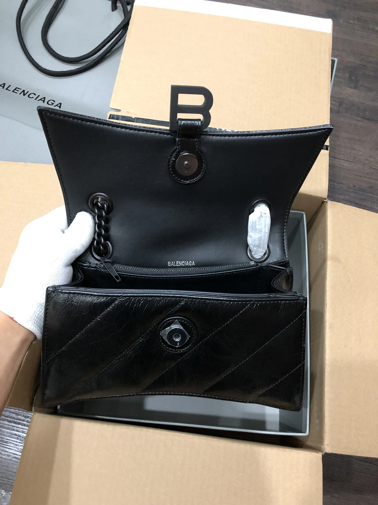 WrinkleFree B*alenciaga Crossbody bag Top Quality HT 20231017-91 25*15*9.5 cm 9068