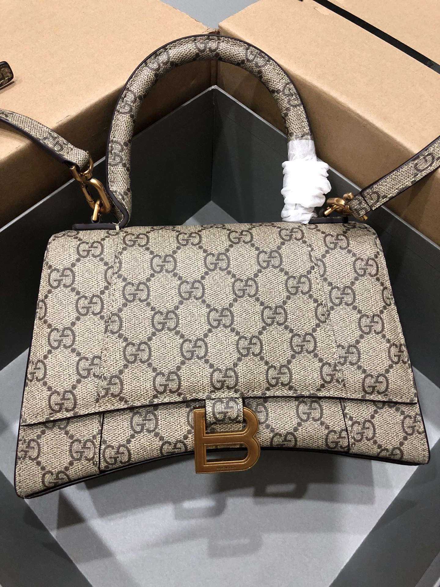 SoftTouch B*alenciaga Crossbody bag Top Quality HT 20231017-98 31*20* 9062