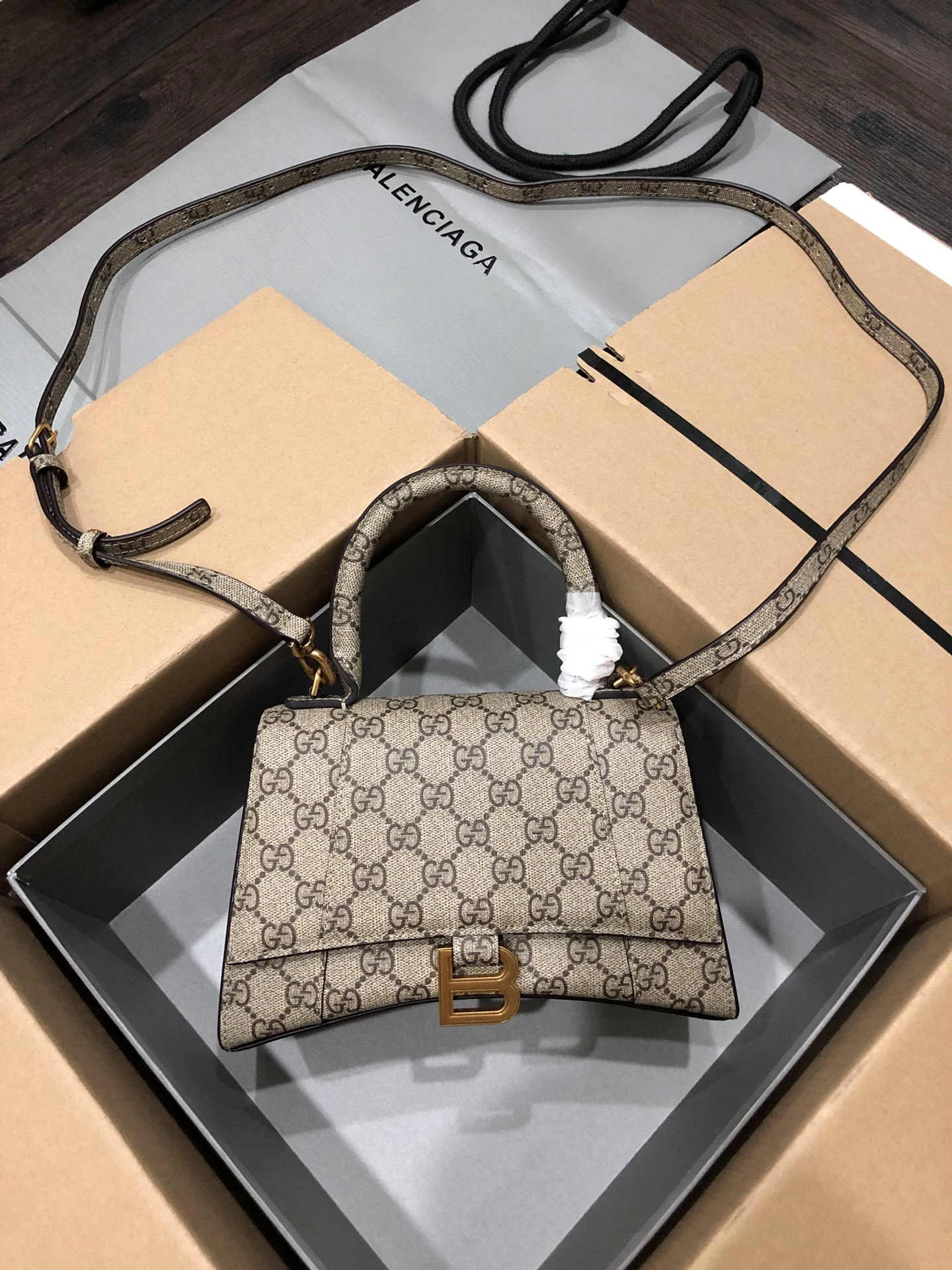 SoftTouch B*alenciaga Crossbody bag Top Quality HT 20231017-98 31*20* 9062