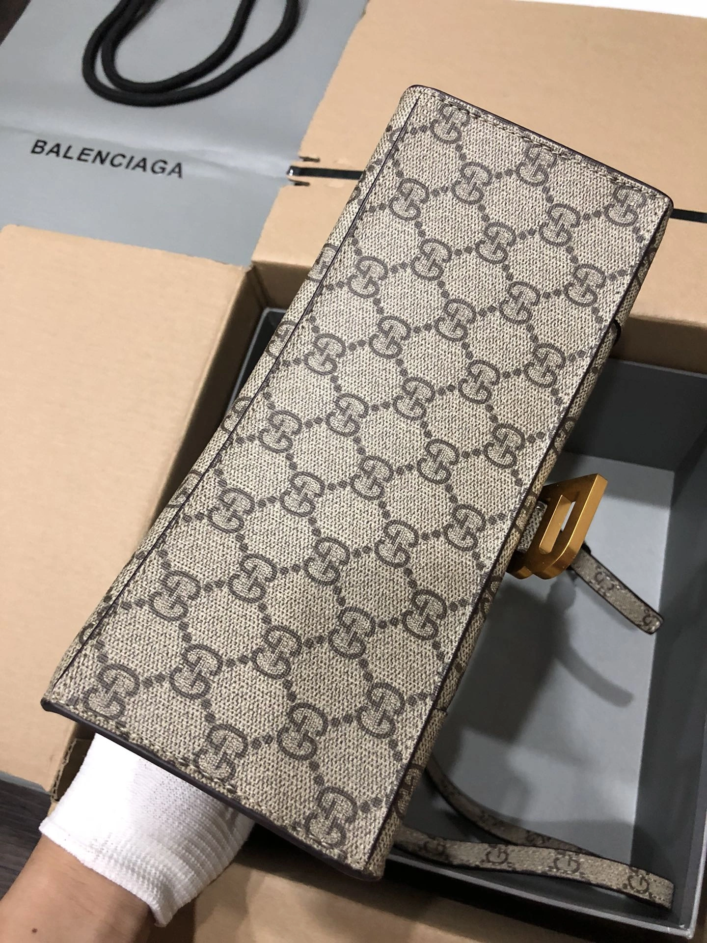 SoftTouch B*alenciaga Crossbody bag Top Quality HT 20231017-98 31*20* 9062
