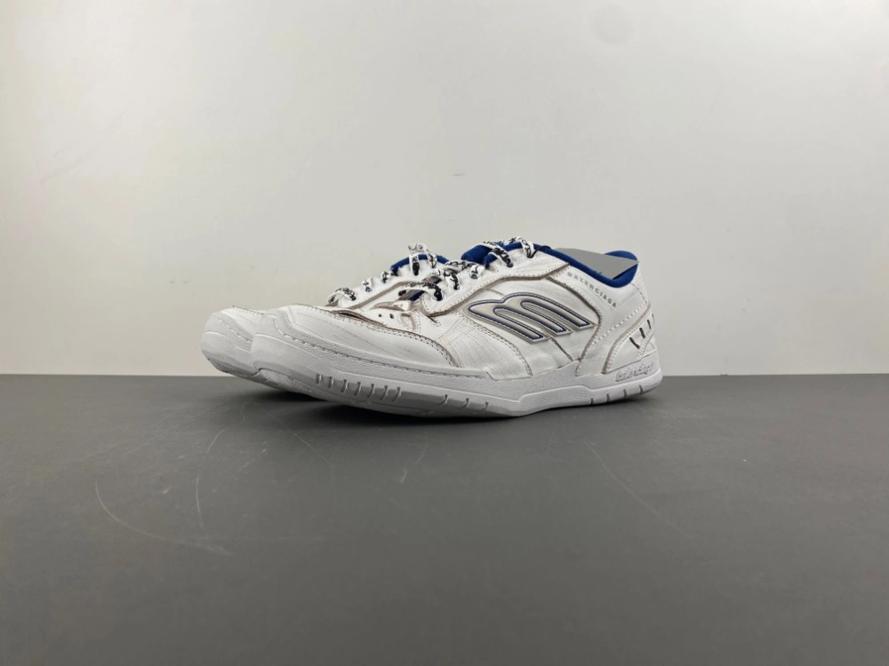 B*alenciaga Hamptons AM 20260115- EyeCatching 4177