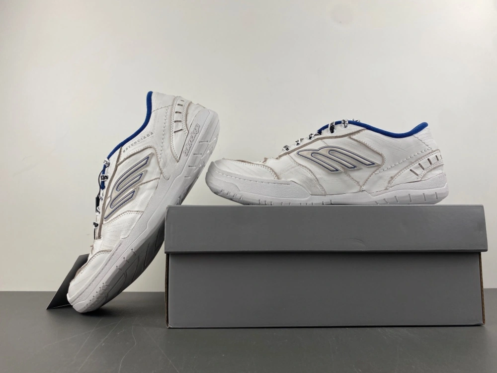 B*alenciaga Hamptons AM 20260115- EyeCatching 4177