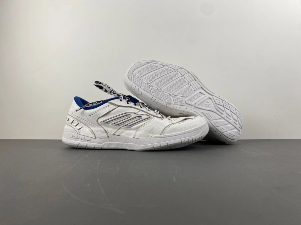 B*alenciaga Hamptons AM 20260115- EyeCatching 4177