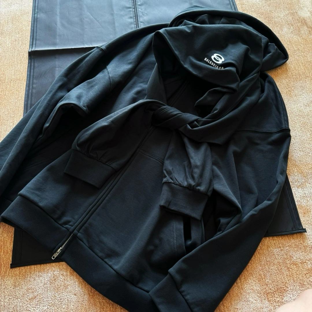 Supportive B*alenciaga Hoodies Top Quality D17 20240827- 10086