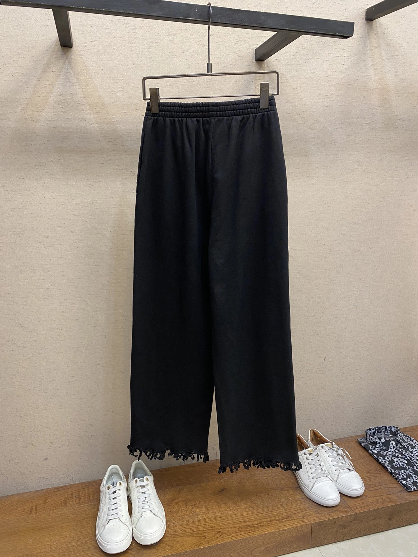 Durable B*alenciaga Pants Top Quality D17 202404018- 10519