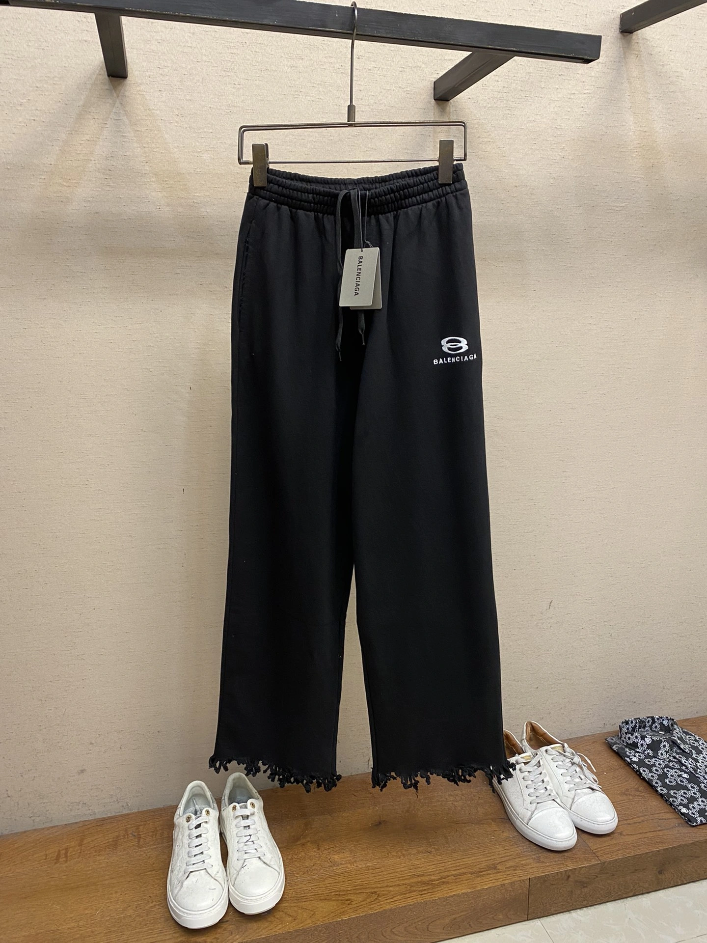 Durable B*alenciaga Pants Top Quality D17 202404018- 10519