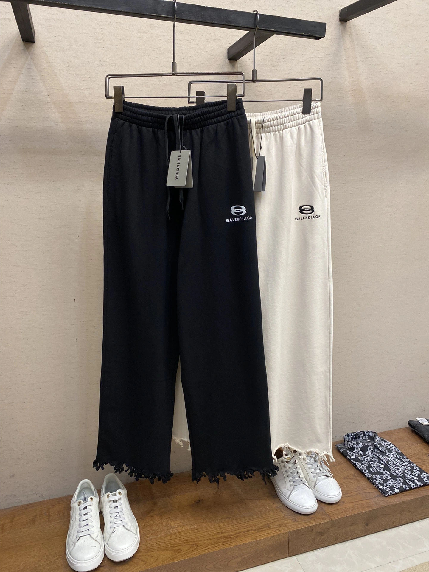 Minimalist B*alenciaga Pants Top Quality D17 202404018- 10517