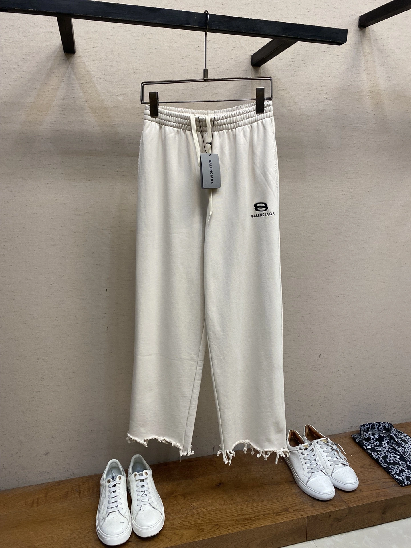 Minimalist B*alenciaga Pants Top Quality D17 202404018- 10517