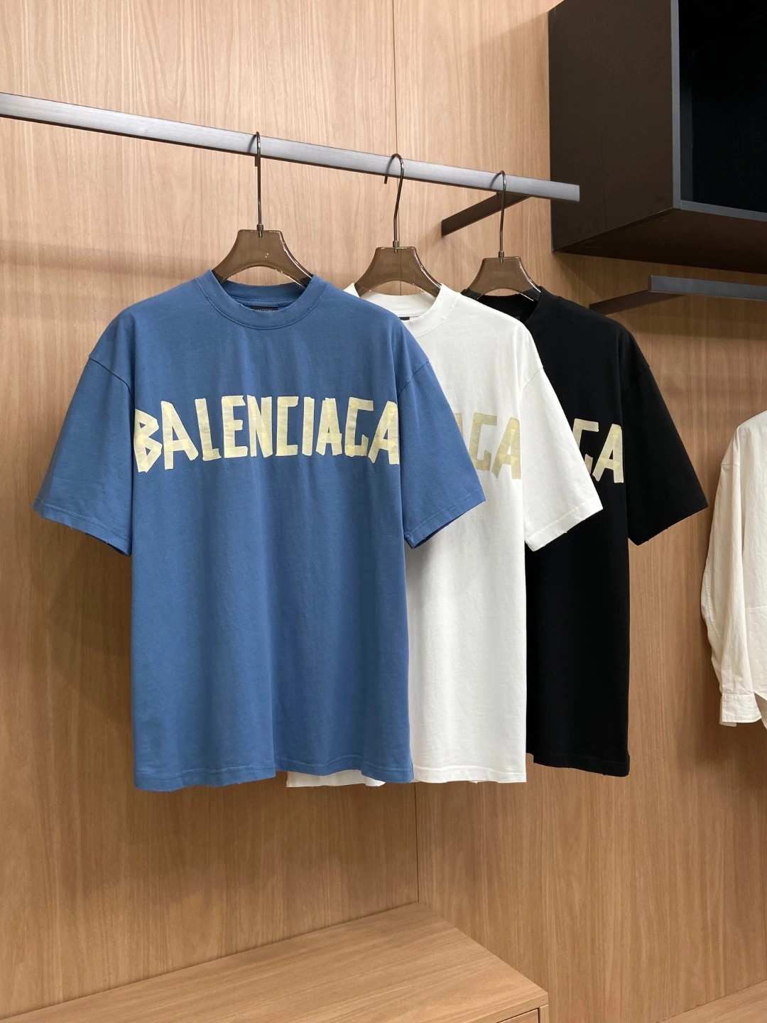 FlexibleFit B*alenciaga T-shirt Top Quality D17 20240405- 10543