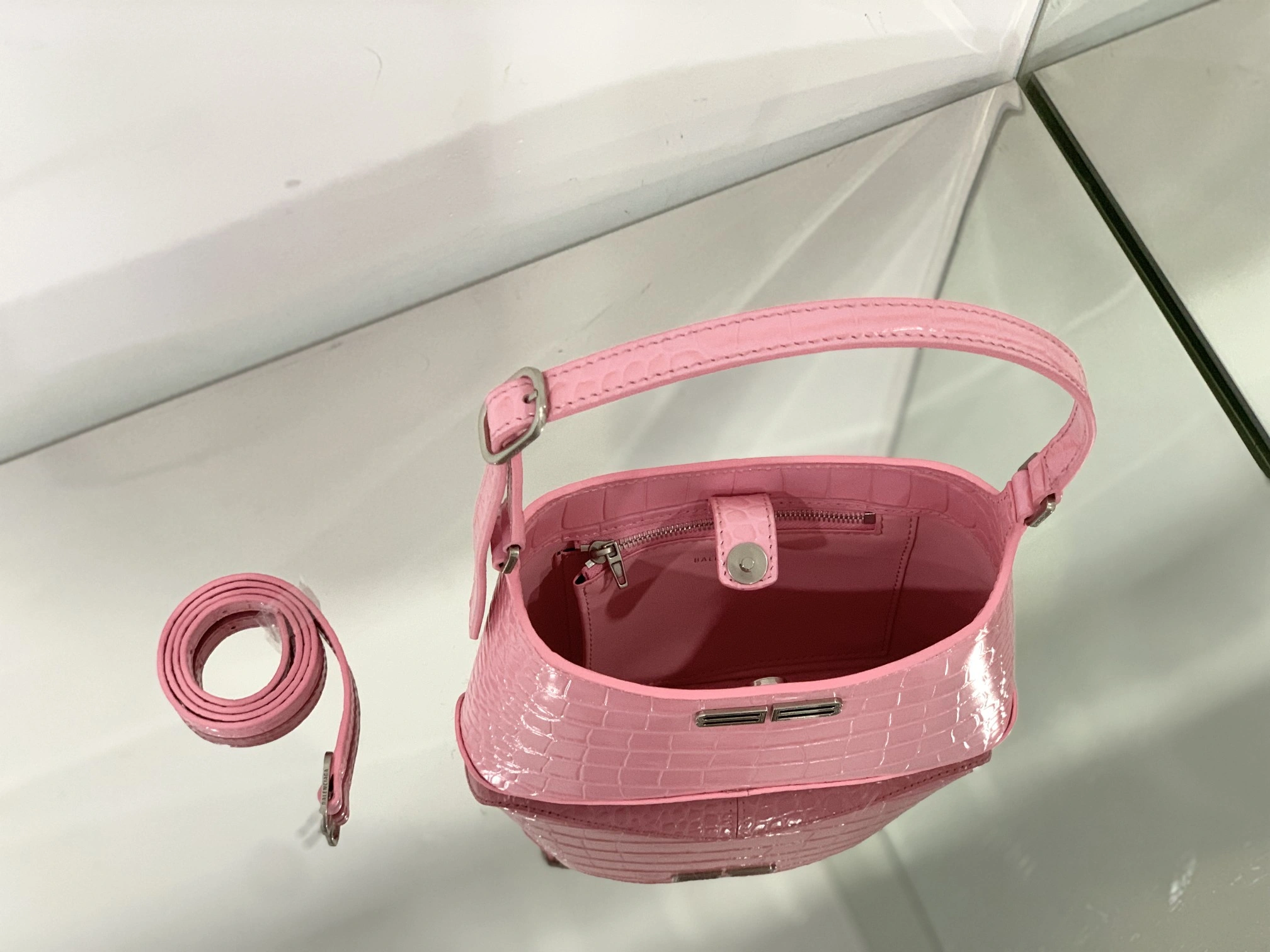 B*alenciaga Top Bag 19.8*18.8*4.8cm OdorResistant 9200