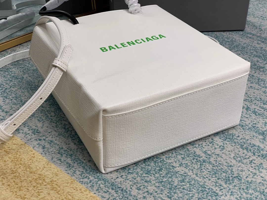 Tailored B*alenciaga Top Bag 19*20*9cm 9081