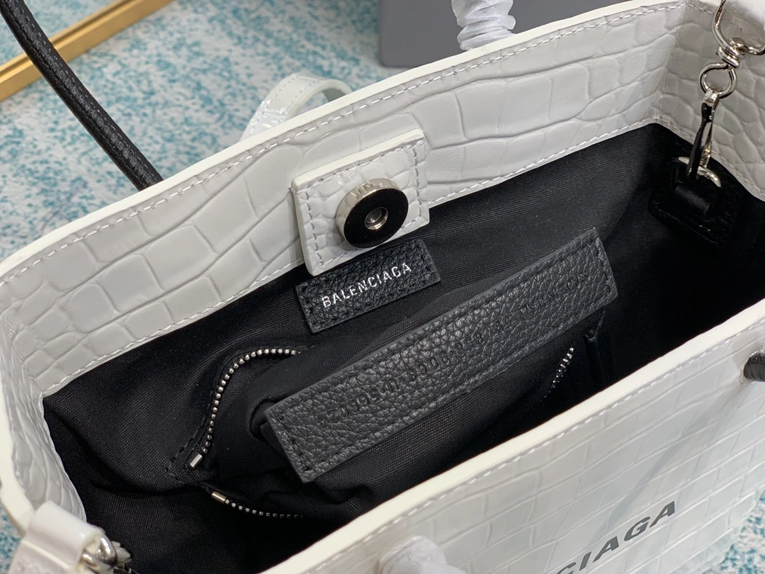 B*alenciaga Top Bag 19*20*9cm Trendsetting 9079