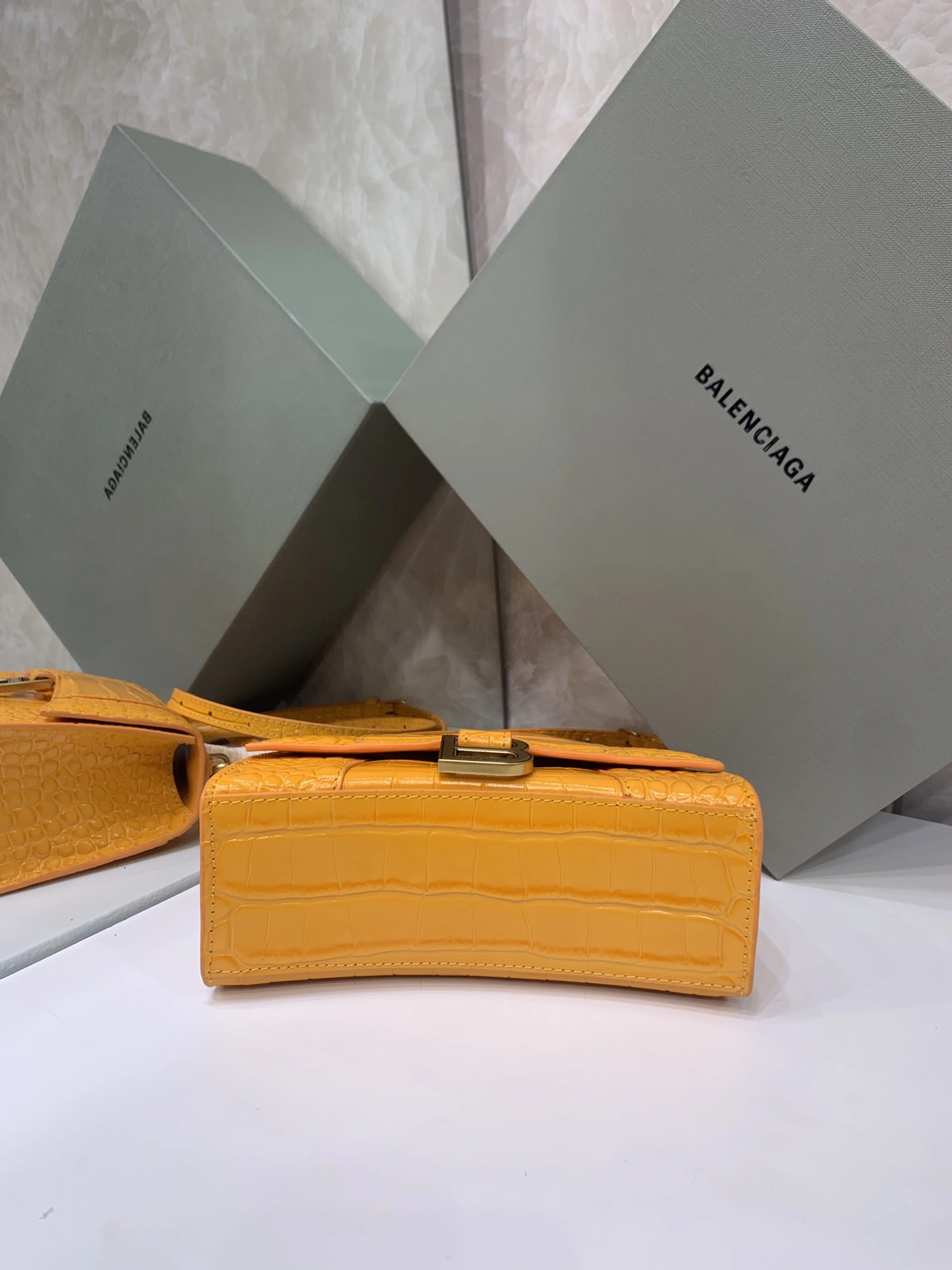 B*alenciaga Top Bag Bold 9135