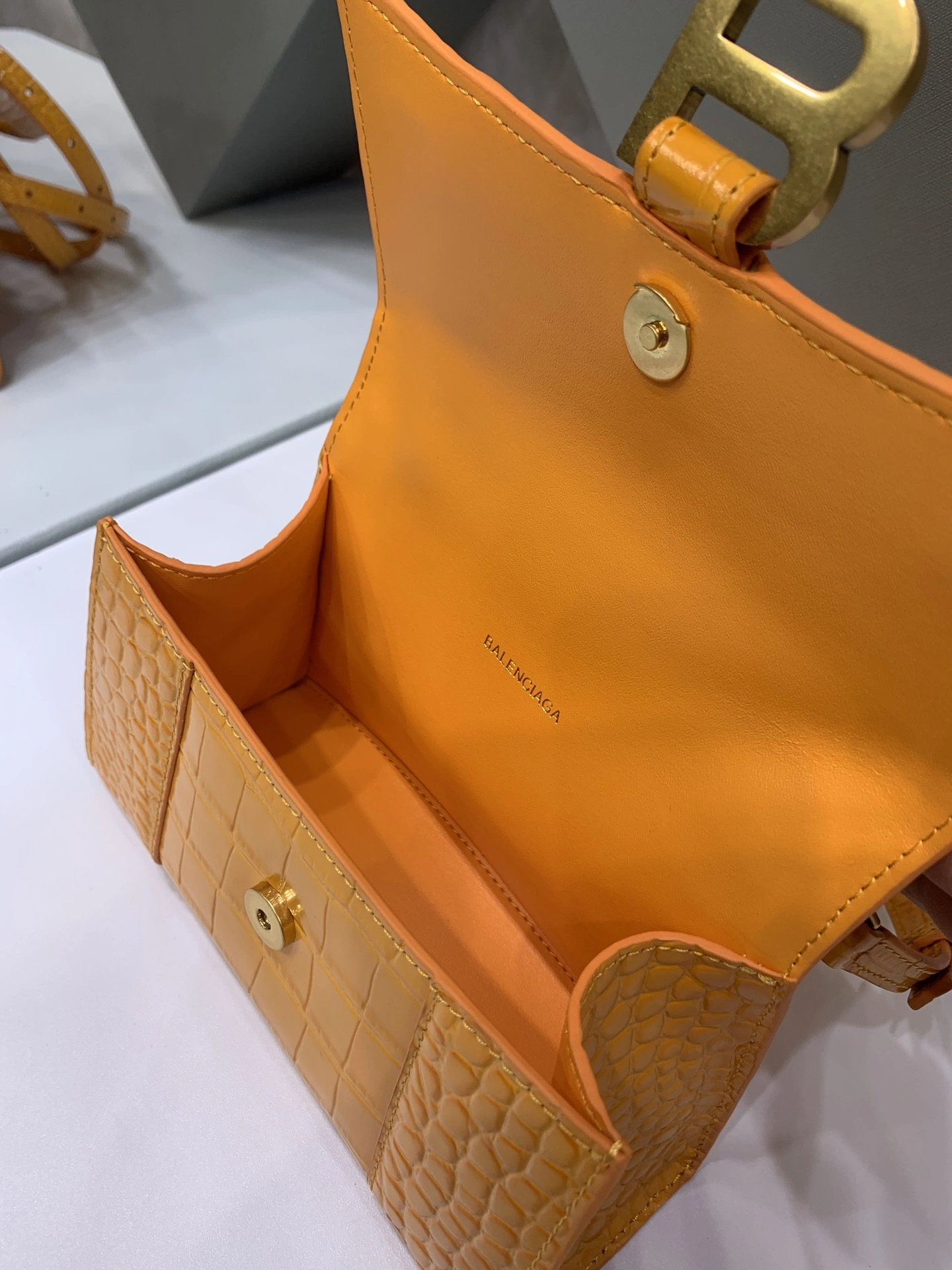 B*alenciaga Top Bag Bold 9135