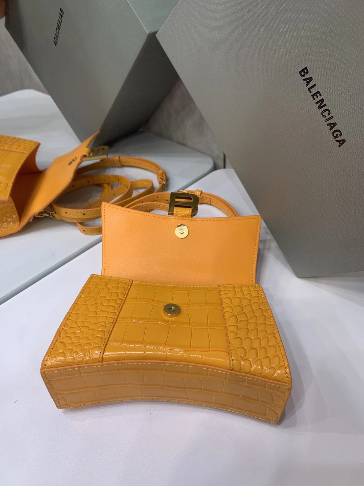 B*alenciaga Top Bag Bold 9135