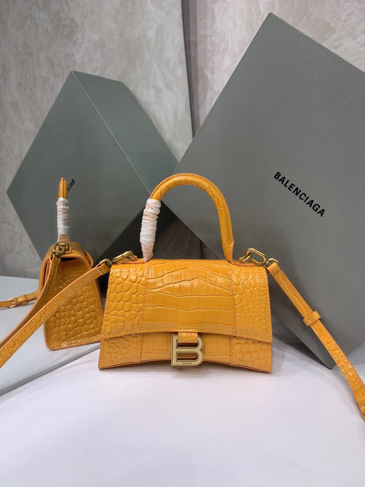 B*alenciaga Top Bag Bold 9135