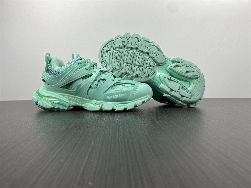 B*alenciaga Track Recycled Green 542436W3FE Packable 4600