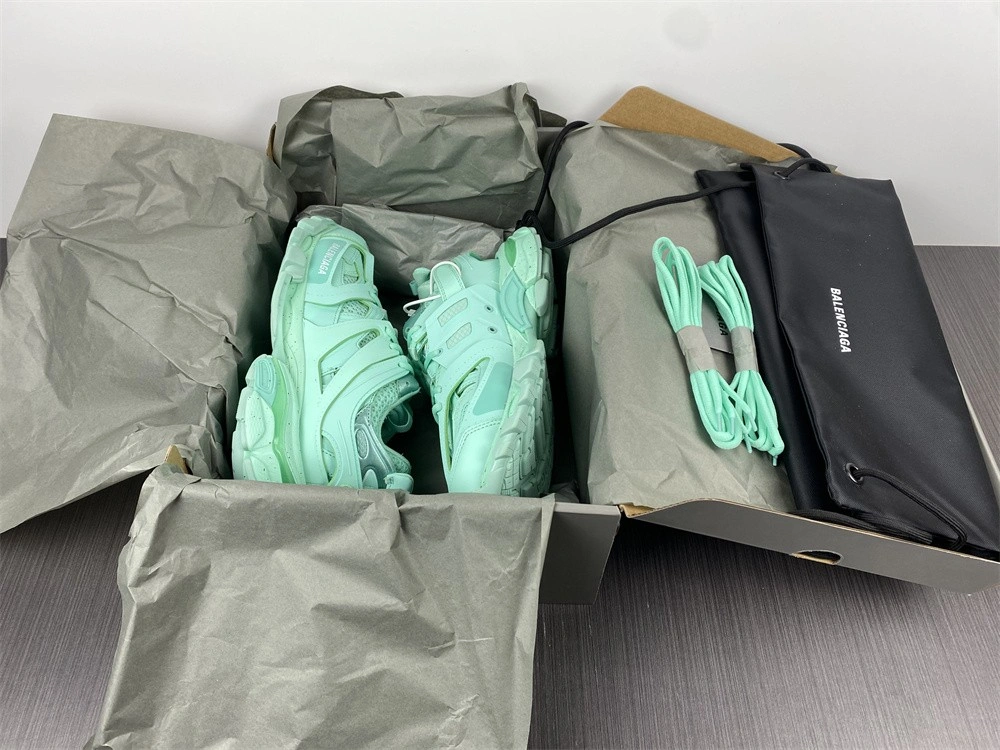 B*alenciaga Track Recycled Green 542436W3FE Packable 4600