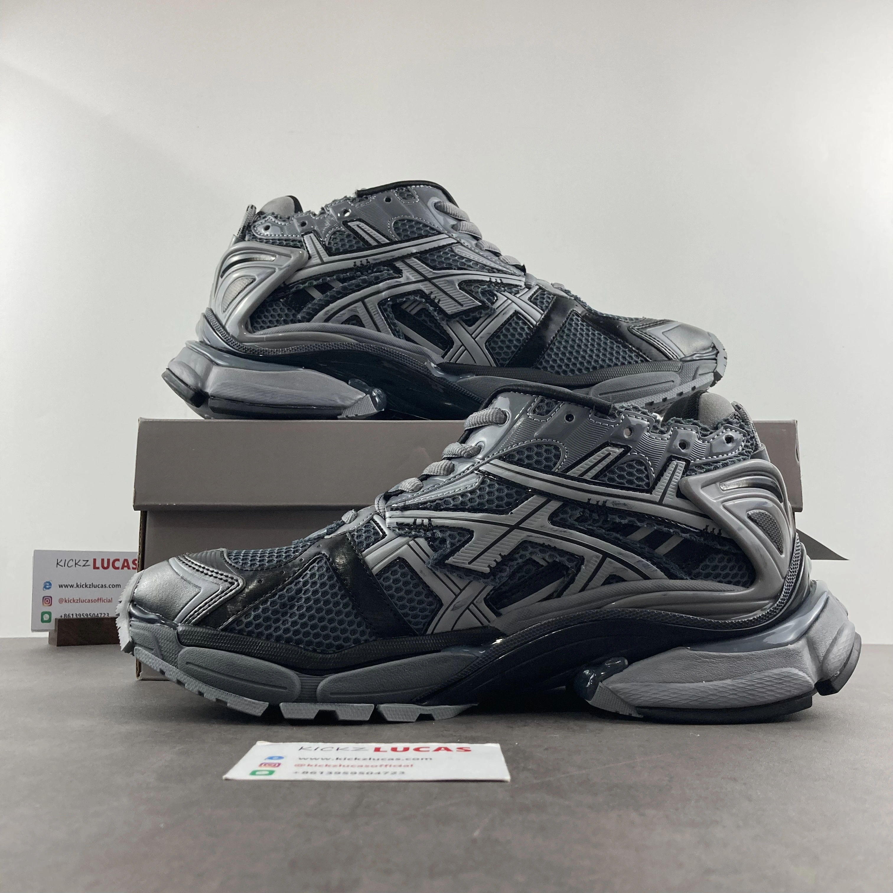 B*alenciaga runner AM 202306119 - Tailored 4452