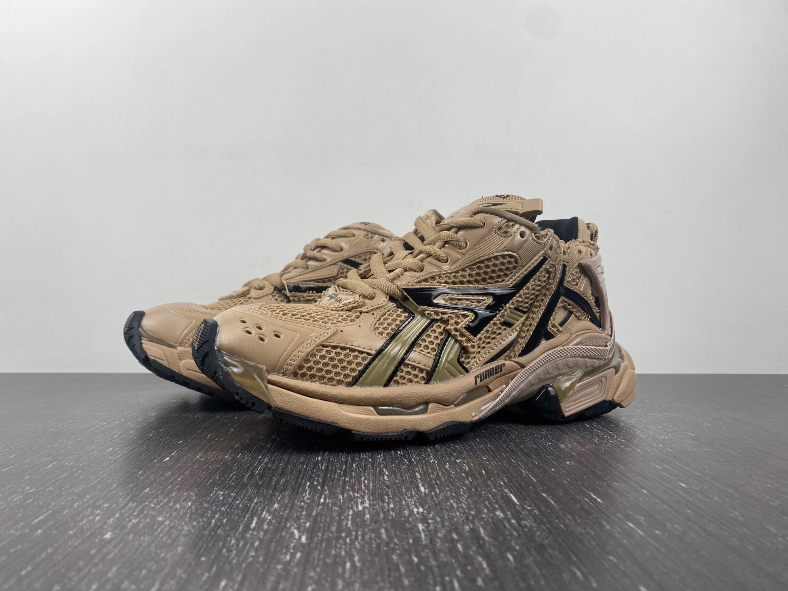 B*alenciaga runner AM 20230724- RelaxedFit 4440
