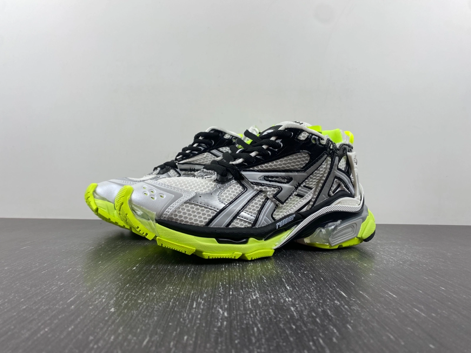 WeatherProof B*alenciaga runner AM 20230905- 4435