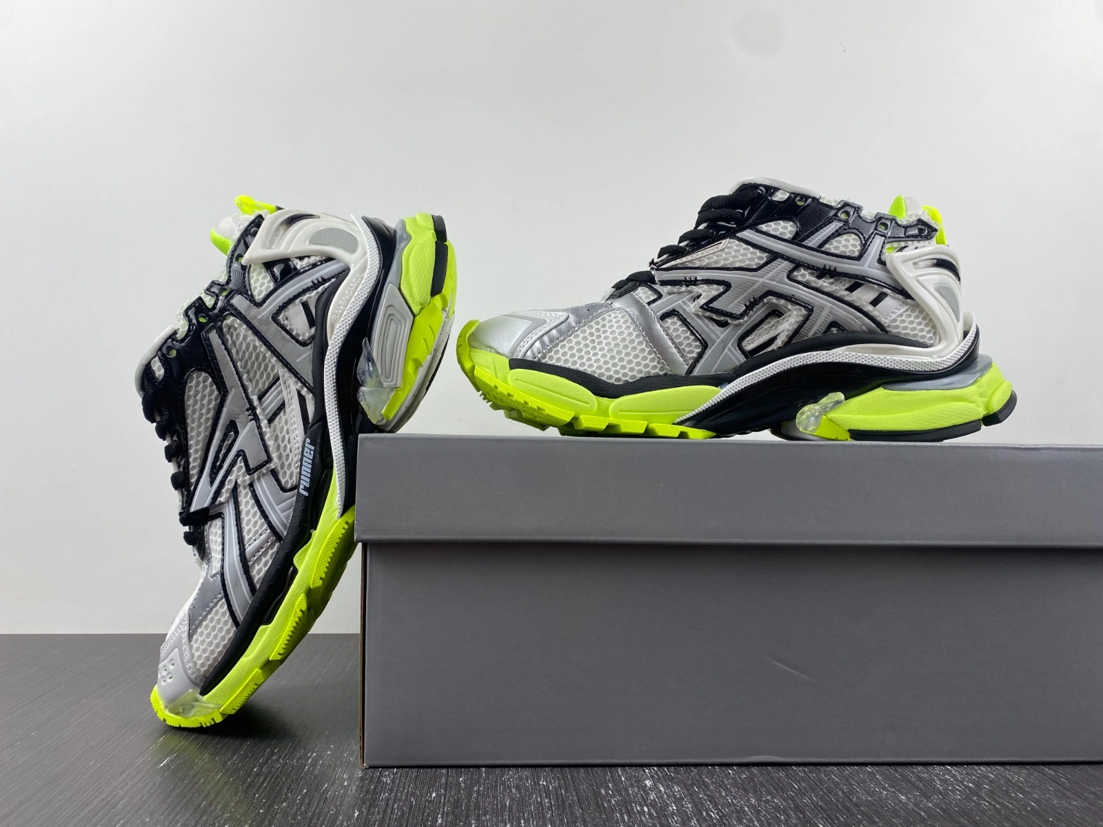 WeatherProof B*alenciaga runner AM 20230905- 4435
