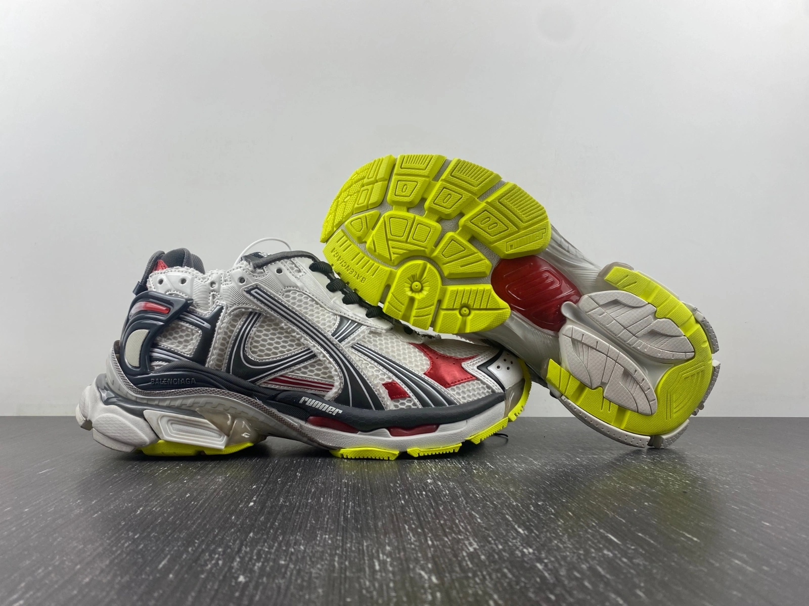 Stylish B*alenciaga runner AM 20230907- 4422