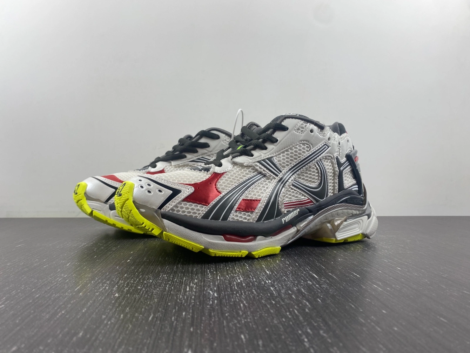 Stylish B*alenciaga runner AM 20230907- 4422