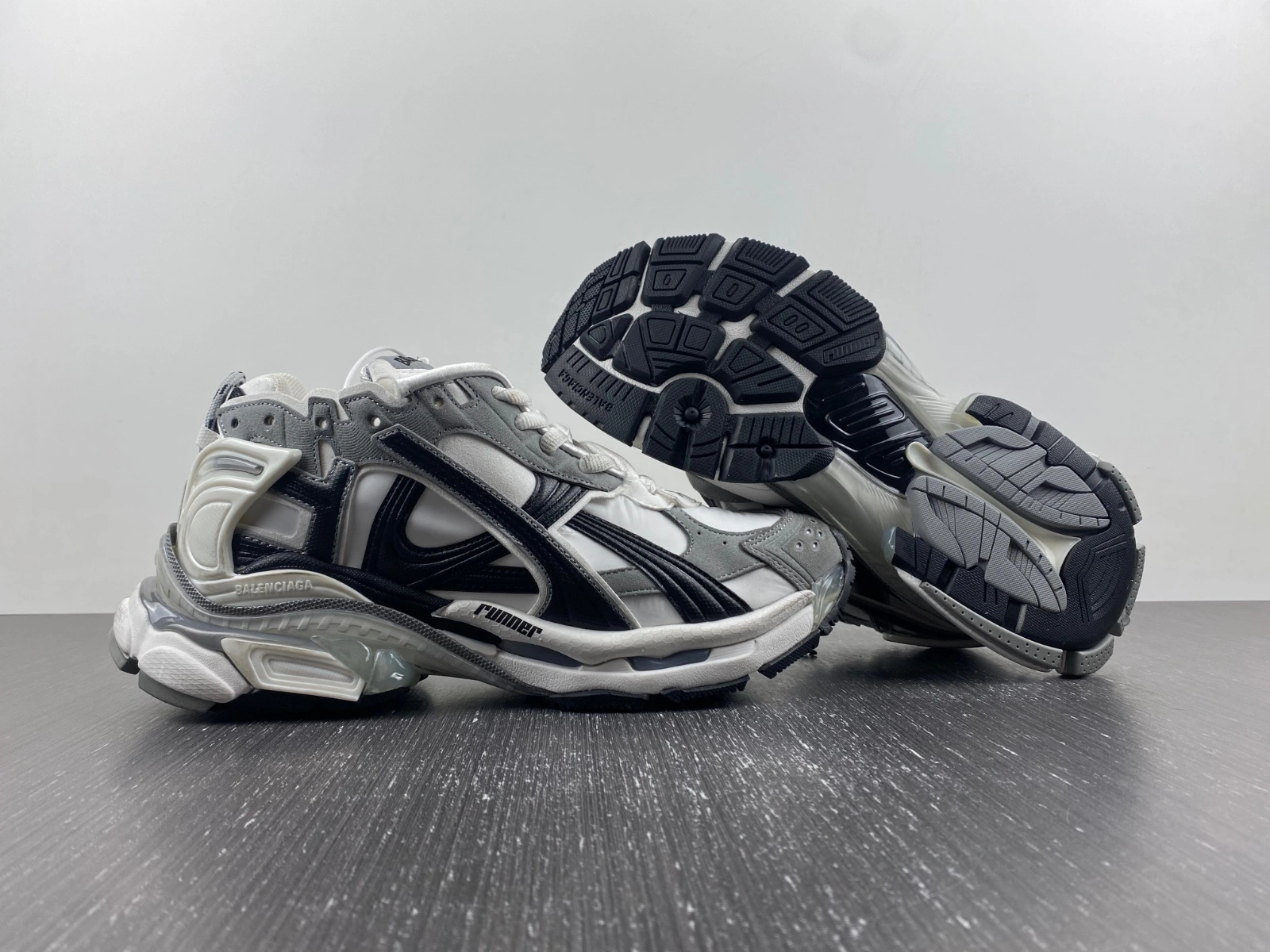 Soft B*alenciaga runner AM 20231016- 4417
