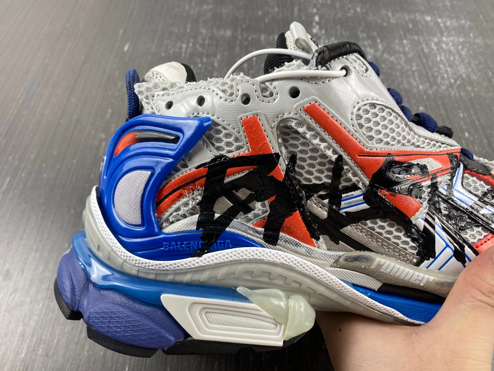 B*alenciaga runner AM 20231019- StreetReady 4400