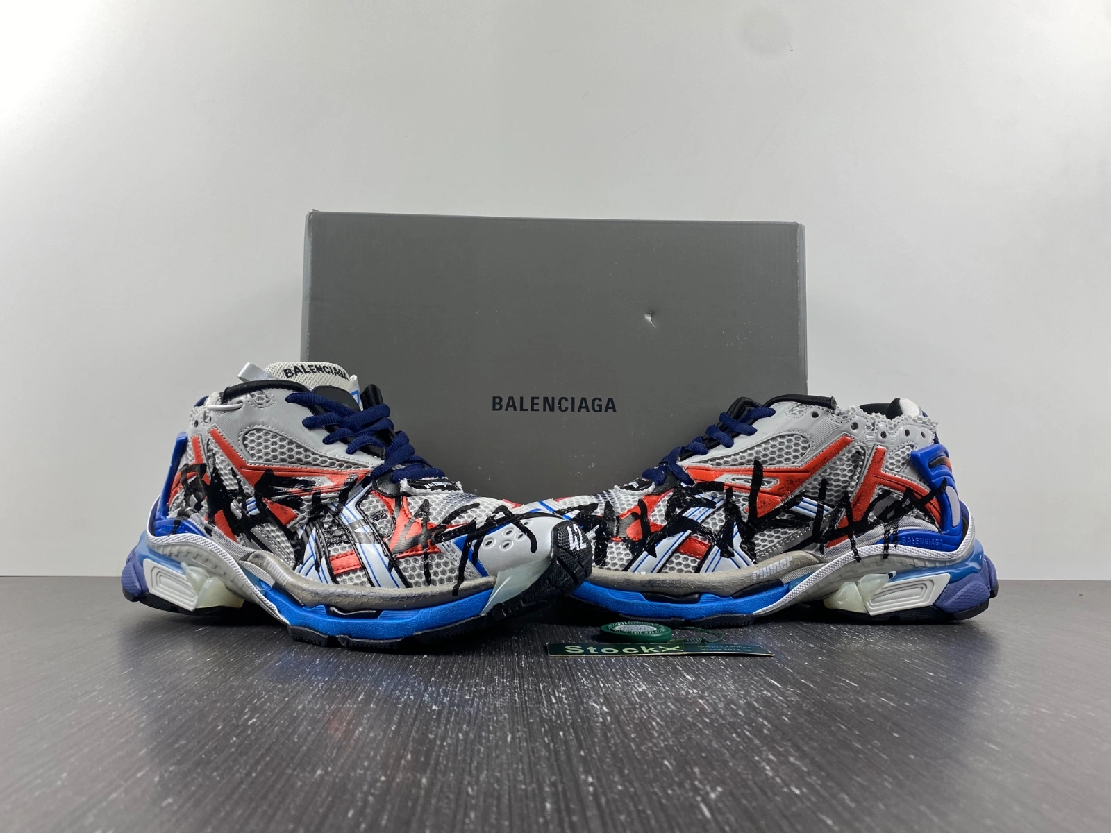 B*alenciaga runner AM 20231019- StreetReady 4400