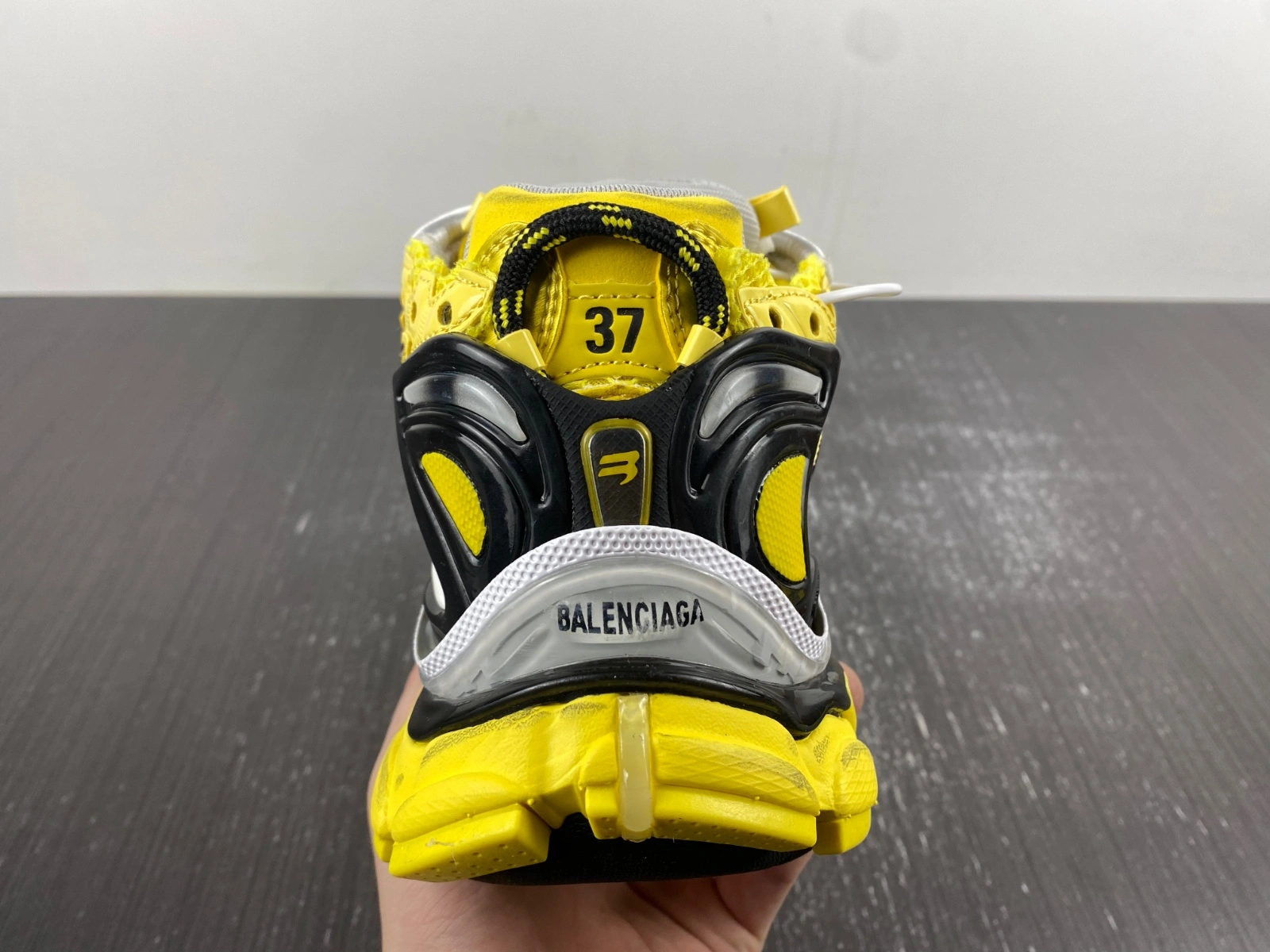 Refined B*alenciaga runner AM 20231019- 4399