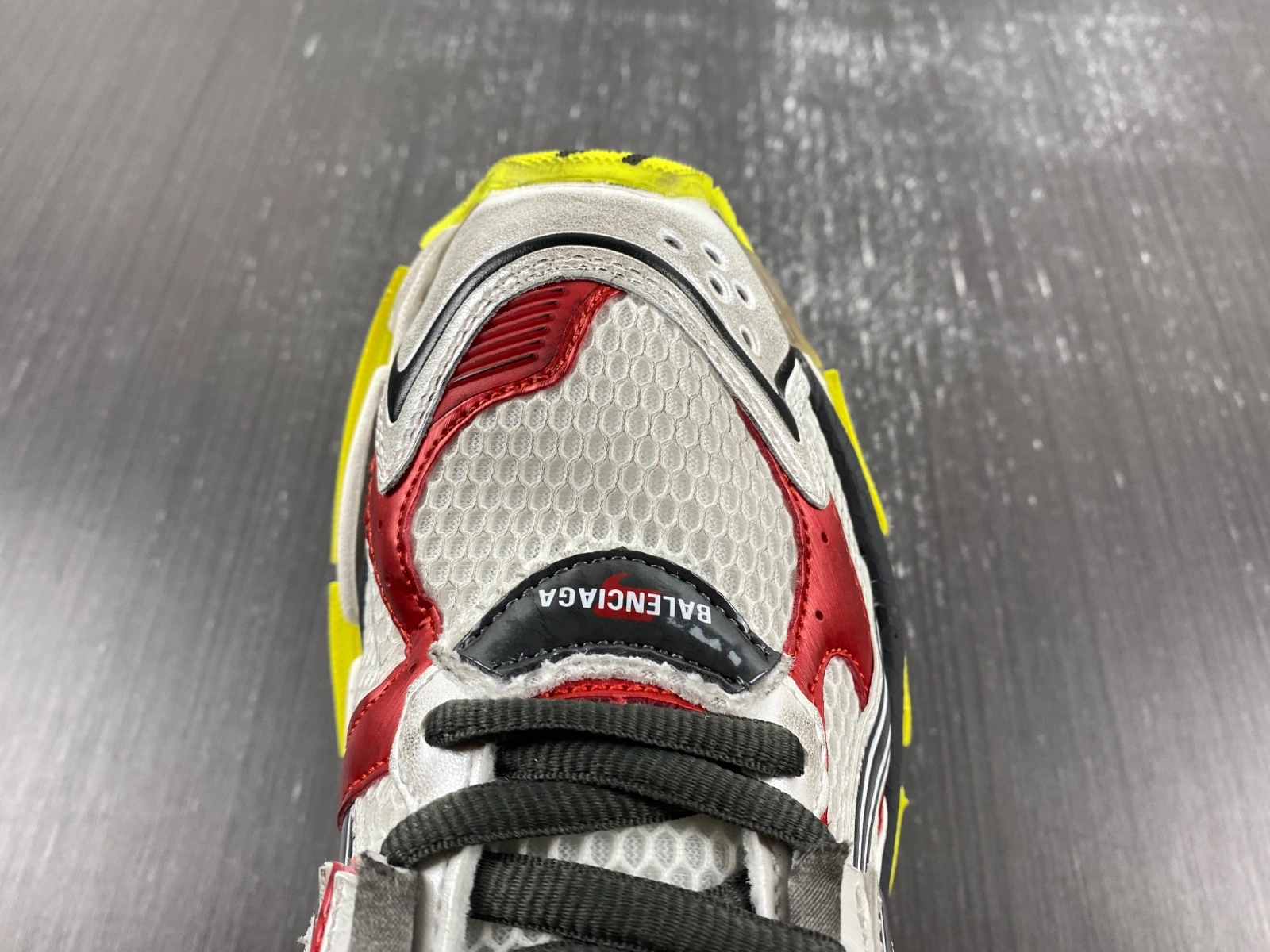 B*alenciaga runner AM 20231019- HighQuality 4402