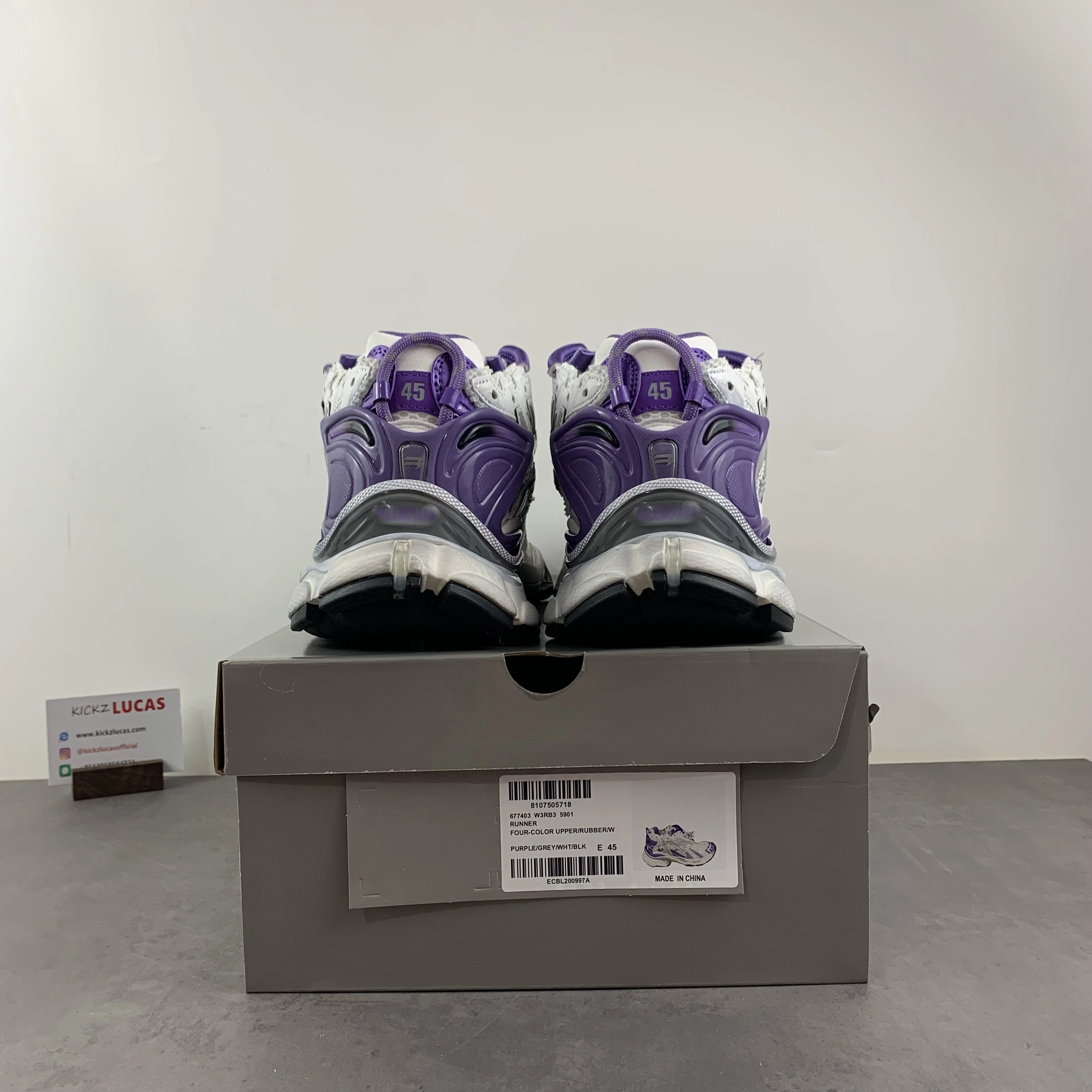WeatherProof B*alenciaga runner AM 20231019- 4401