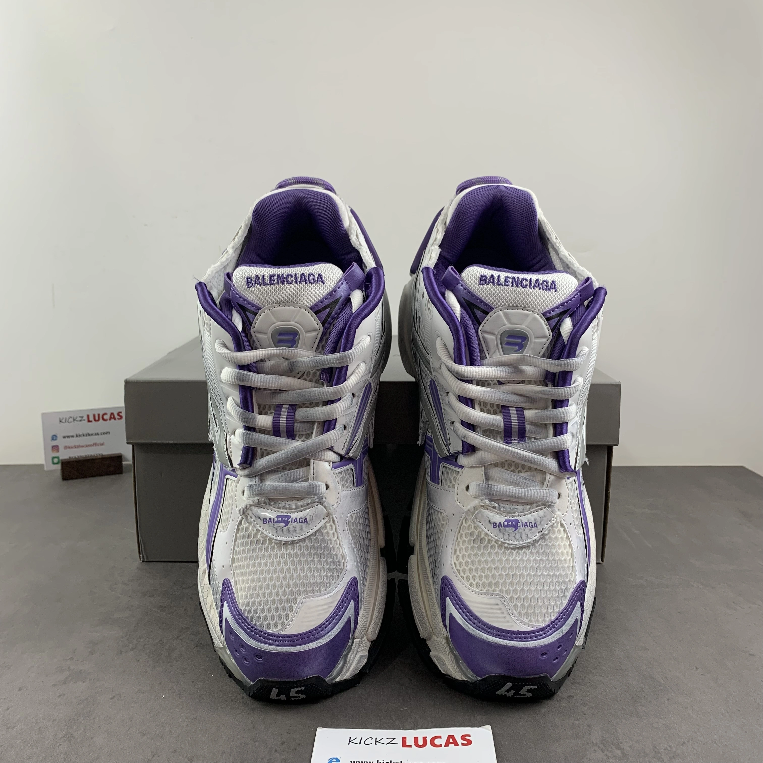 WeatherProof B*alenciaga runner AM 20231019- 4401