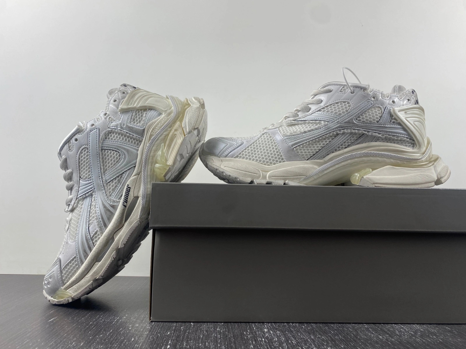 UrbanStyle B*alenciaga runner AM 20231219- 4363