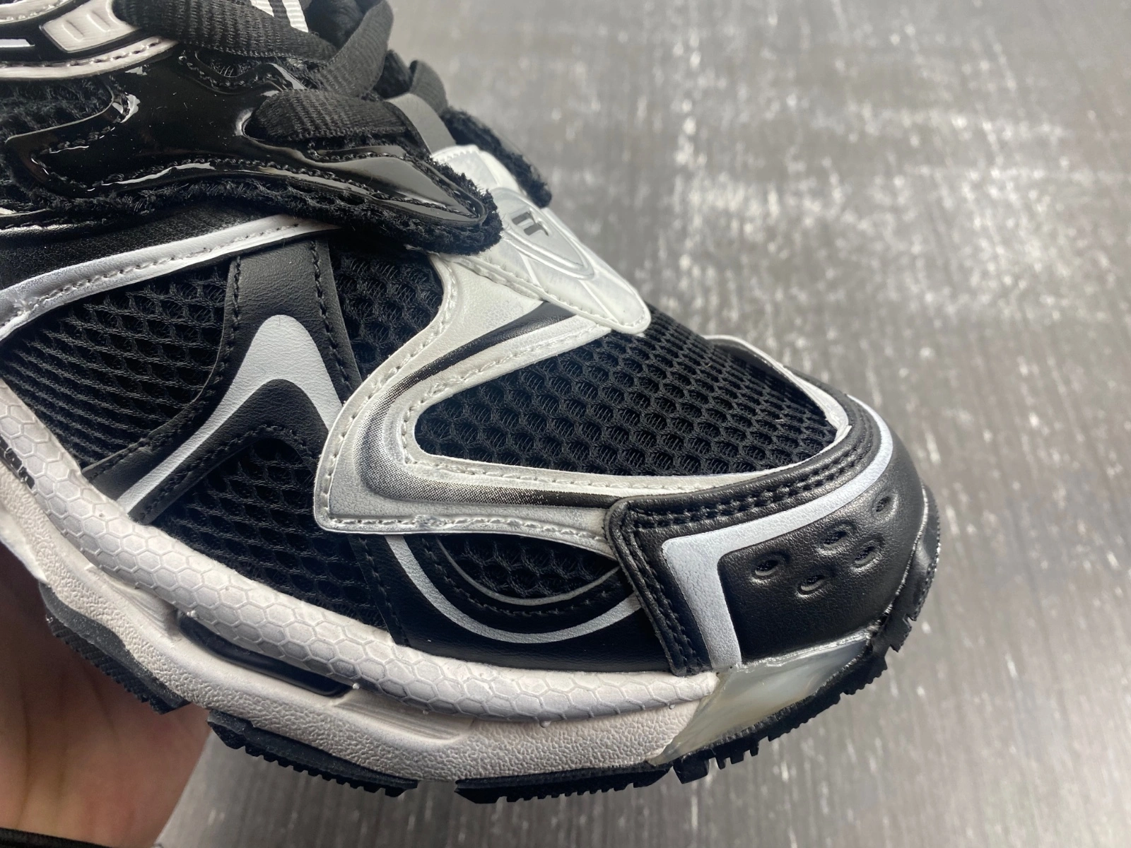 HighQuality B*alenciaga runner AM 20240130- 4350