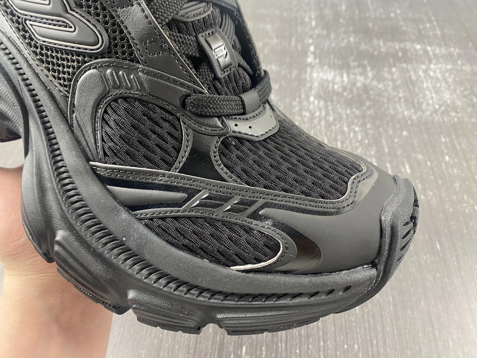 Affordable B*alenciaga runner AM 20240323- 4348