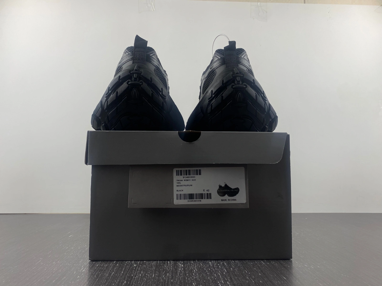 Affordable B*alenciaga runner AM 20240323- 4348