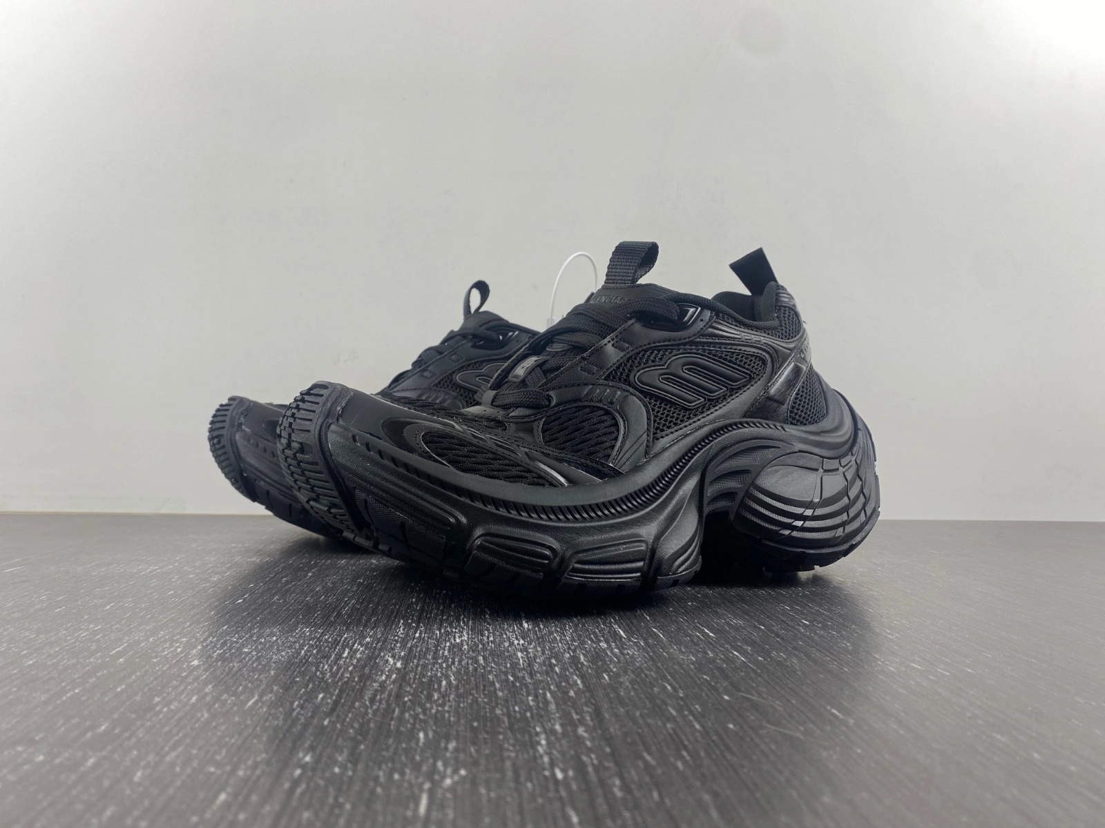 Affordable B*alenciaga runner AM 20240323- 4348