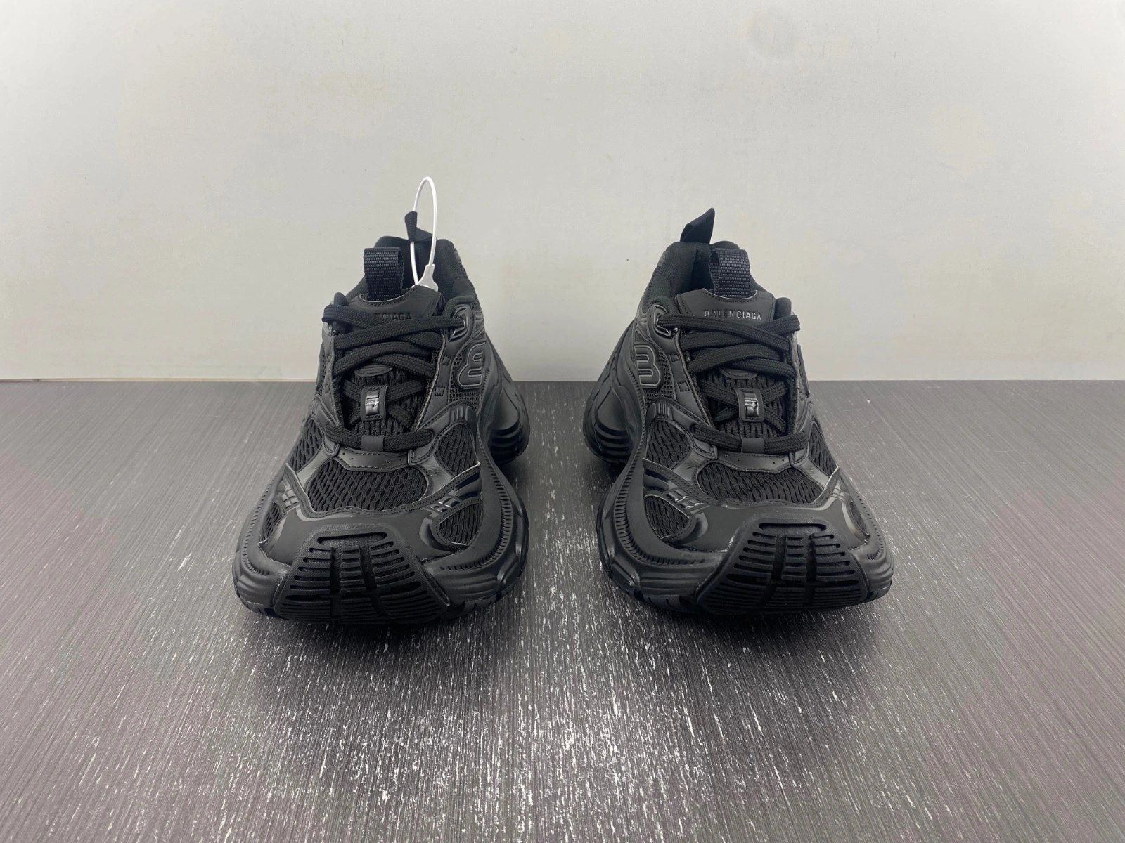 Affordable B*alenciaga runner AM 20240323- 4348
