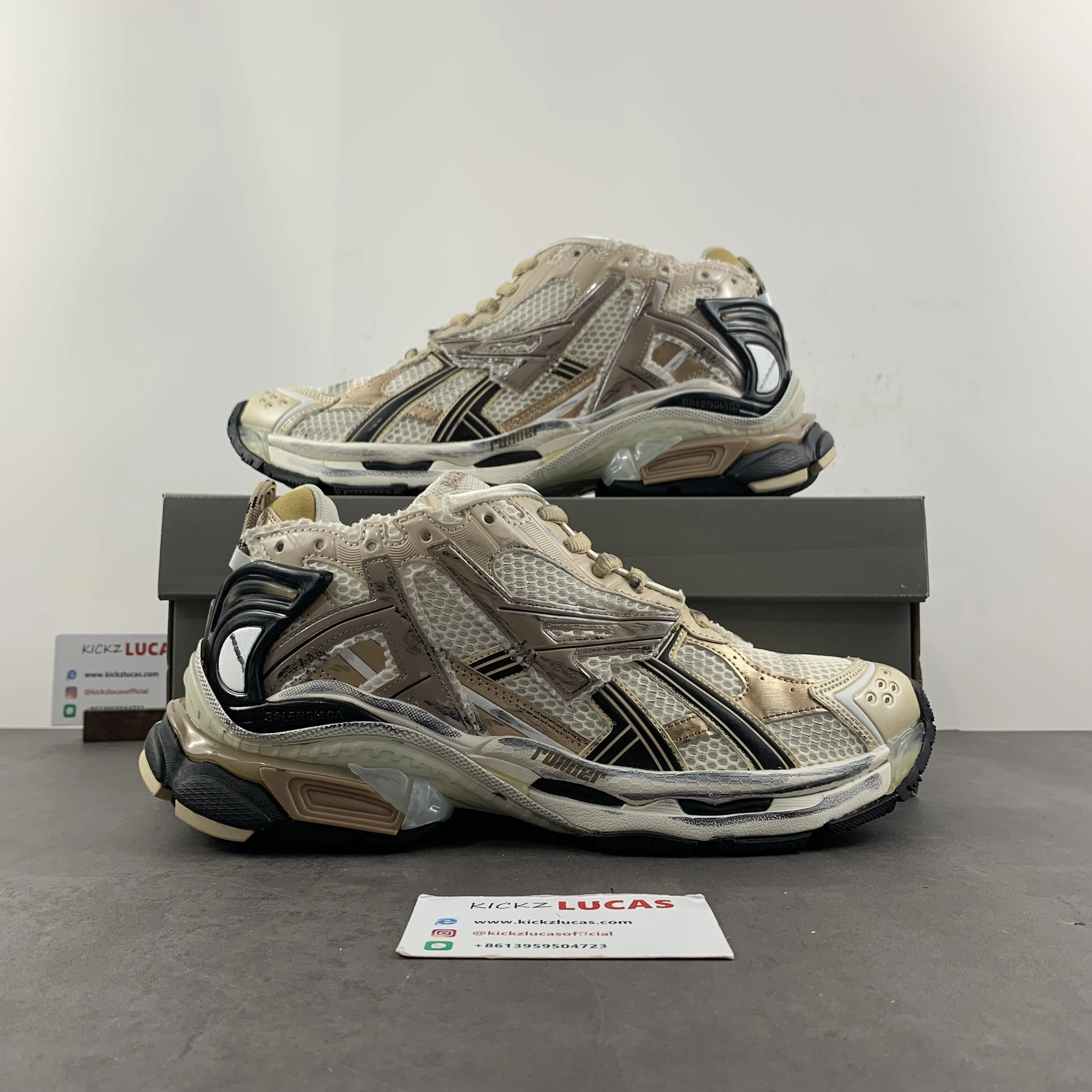 Stylish B*alenciaga runner AM 4333