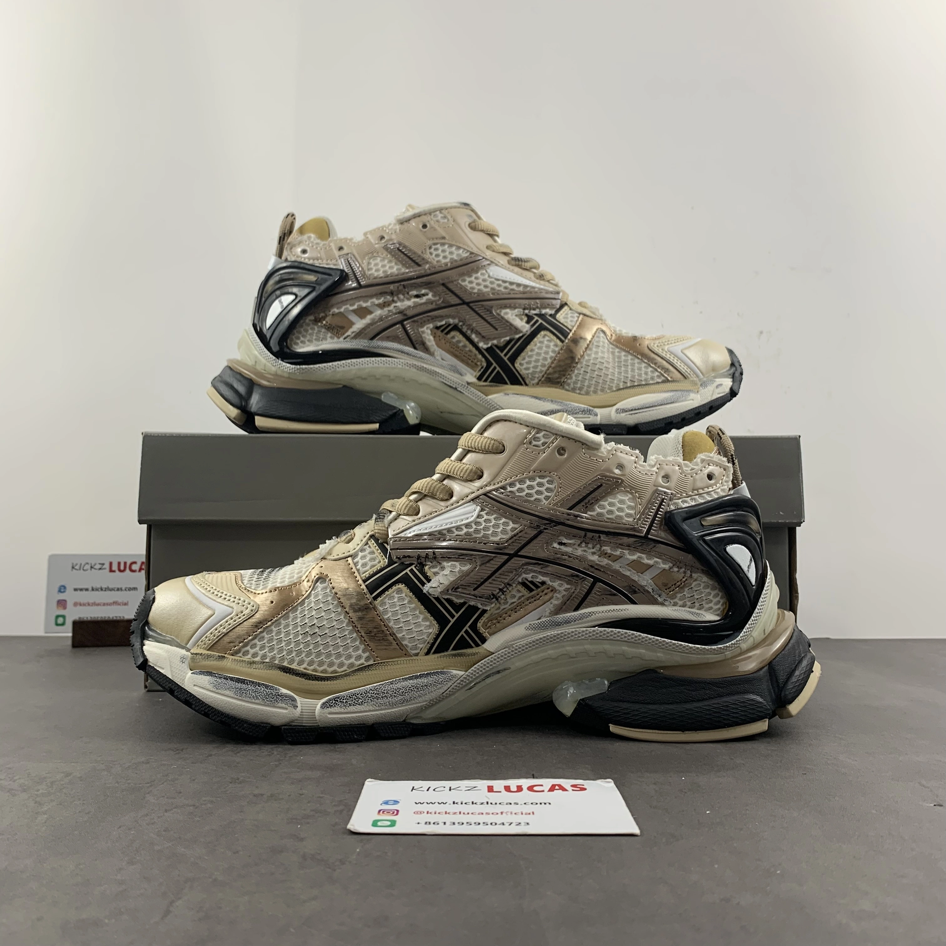 Stylish B*alenciaga runner AM 4333