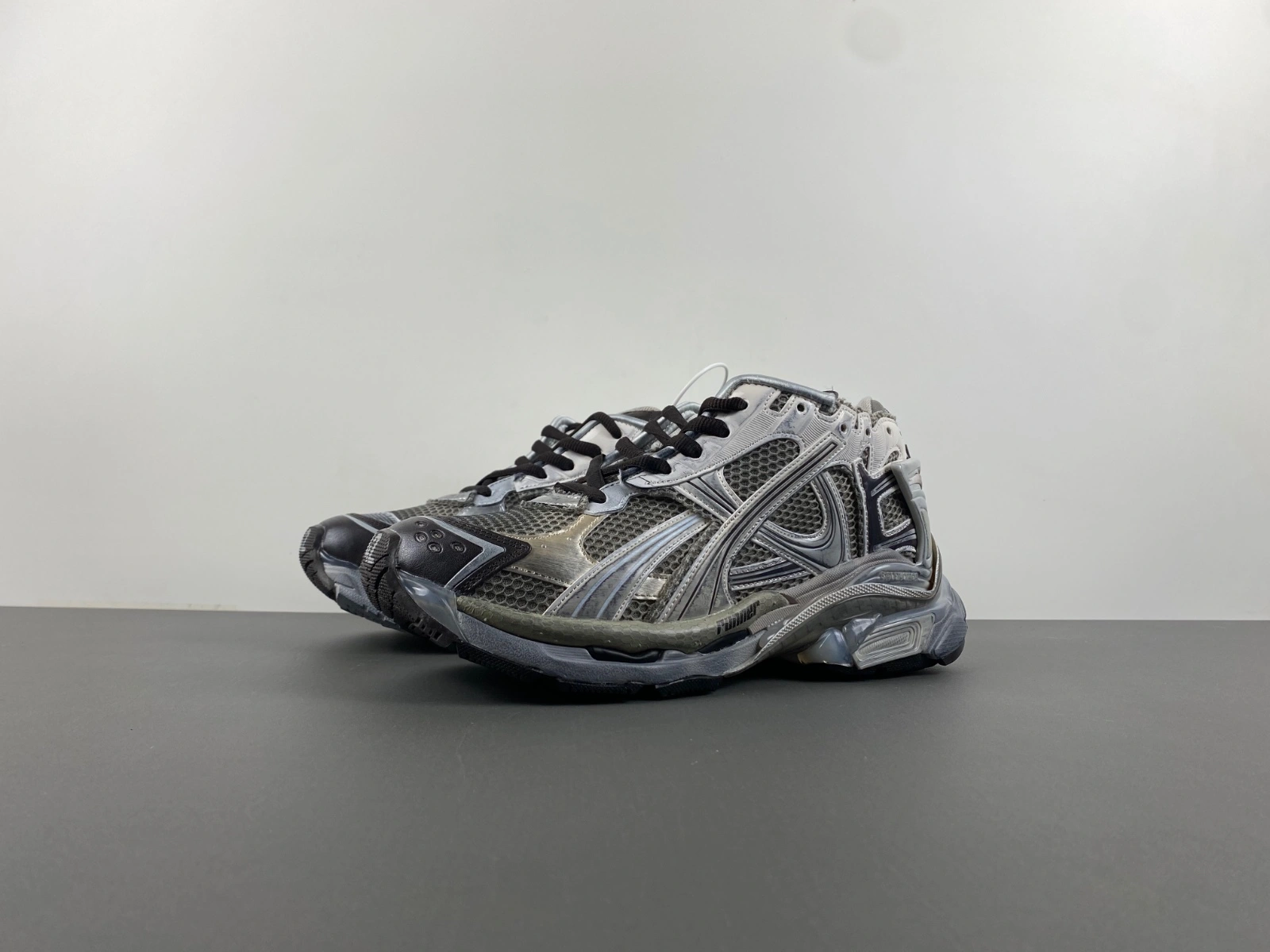 Thermal B*alenciaga runner AM 20240528- 4319