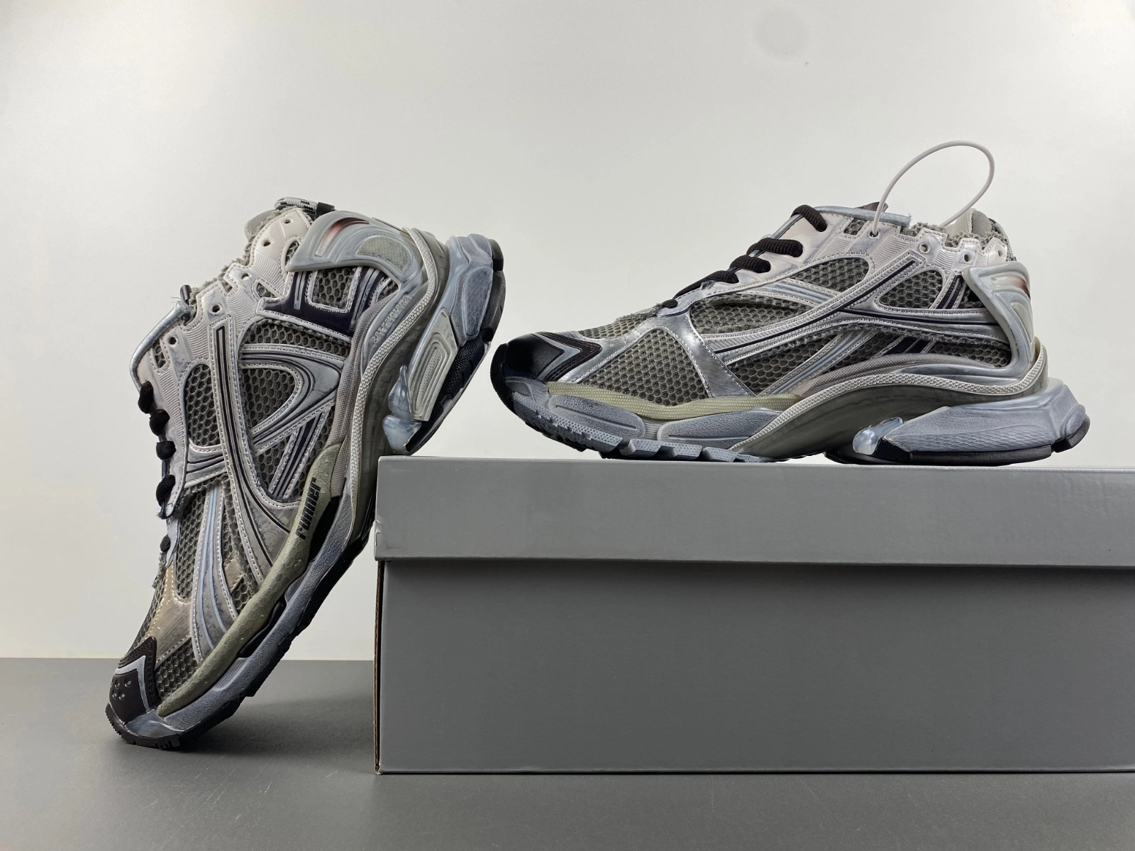Thermal B*alenciaga runner AM 20240528- 4319