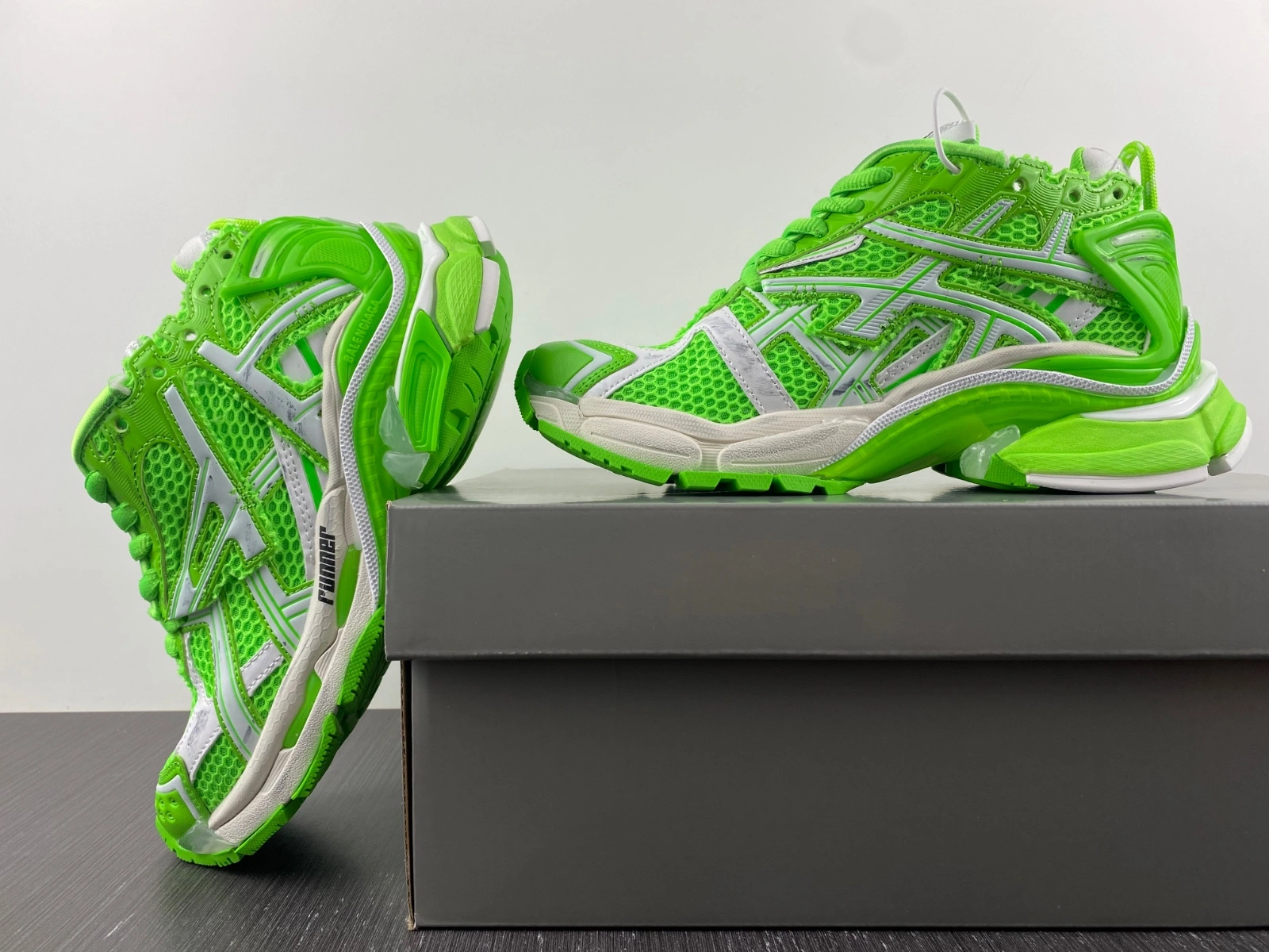 WaterResistant B*alenciaga runner AM221225- 4521